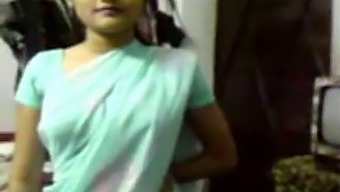 Sensual Indian Girl In Traditional Attire Entices And Seduces (Fresh Release)