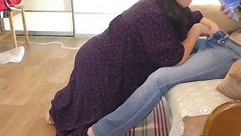 Madre E Figlio Si Impegnano In Sesso Anale E Orale