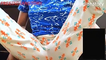 Desi Housewife'S Video Call With Indian Pussy