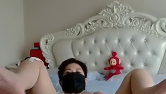 Mature Asian Lady Seeks Sex In Homemade Video