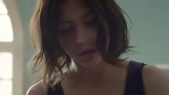 Young Adele Exarchopoulos In Steamy Scene (2016)