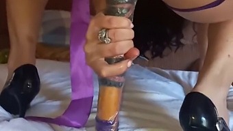 A Woman Uses Sex Toys To Achieve Female Ejaculation While Masturbating