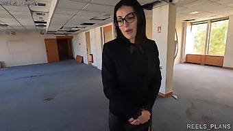 Interracial Real Estate Agent Cheats On Her Boyfriend And Gets Anal Sex From Fake Clients!