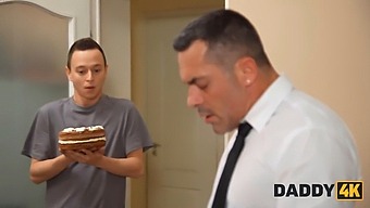 Servizio E Sesso Di Daddy4k: Una Relazione Bollente Con Giovani E Anziani